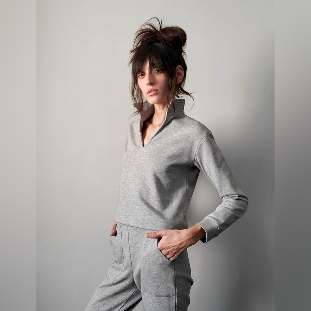 LBLC the Label Tamala Collared V-neck Light Gray Pullover Sz Small NWT